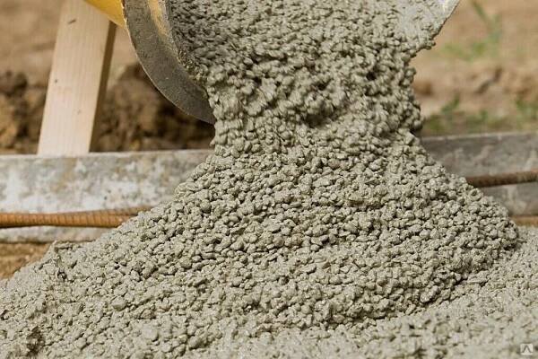 Betonové sloupy: železobetonové sloupky, dekorativní betonové bloky, sloupové bednění