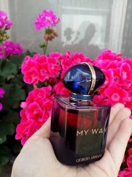Parfém My Way od Giorgio Armani.