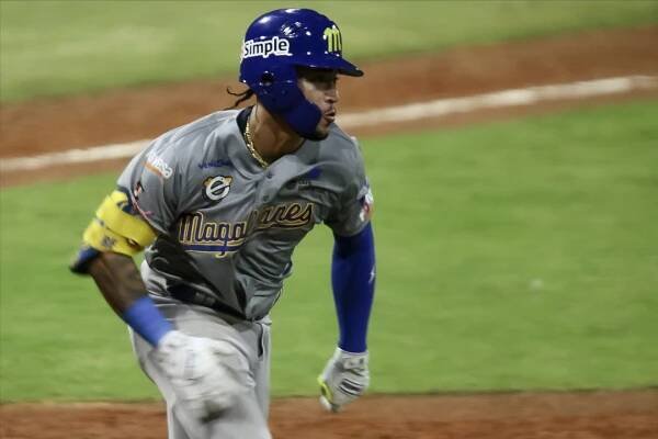 Así fue el 2° jonrón de Carlos Rodríguez con Magallanes - video Dailymotion
