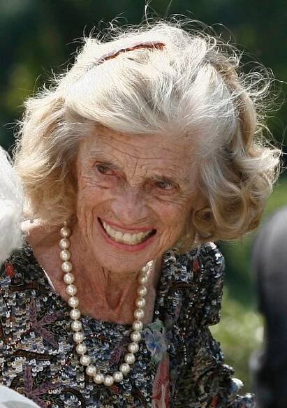 Zemřela Eunice Shriverová, sestra prezidenta Kennedyho