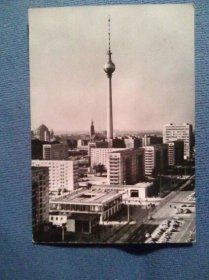 Berlin - Karl-Marx-Allee mit Fernsehturm  - Pohlednice