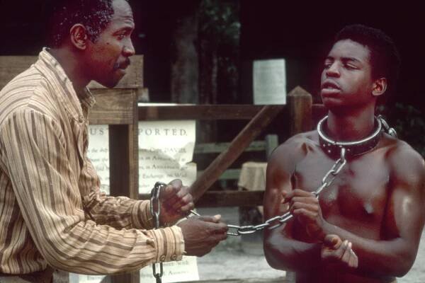 ROOTS, Louis Gossett Jr., LeVar Burton, 1977. ©Warner Bros Television/Courtesy Everett Collection