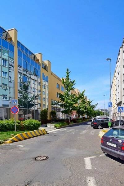 Atraktivní 2+kk s terasou v cihlovém domě, Praha 10 - Vršovice | Reality.iDNES.cz 