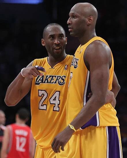 Lamar Odom Says Kobe Bryant Offered to Help Him with Gambling Debt During One of Last Calls