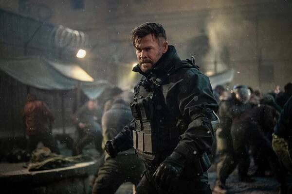 Historicky první promítání filmu Netflixu v Česku: Režisér Sam Hargrave přijel představit akcí nadupaný trhák, který u nás natáčel