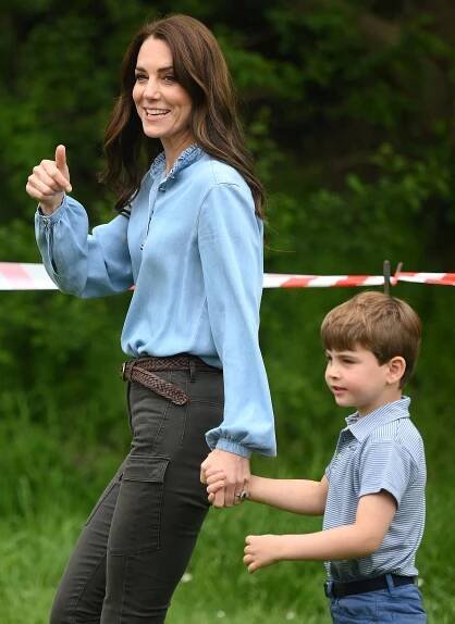 Princeznu Kate a Williama spatřili v jejich oblíbeném farmářském obchůdku. Vypadala šťastně a zdravě, jásal svědek