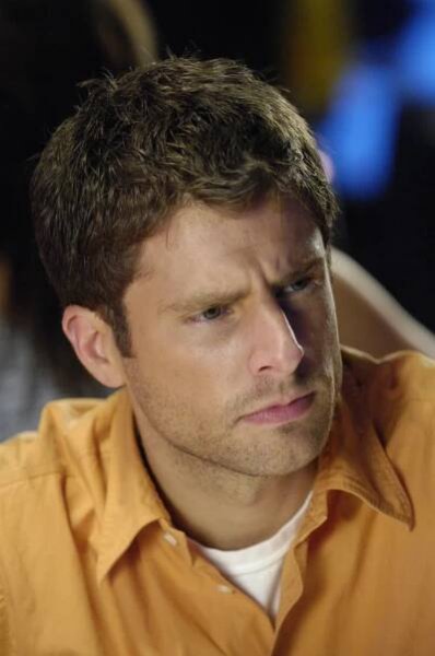 Agentura Jasno - "Poker? Mmm, a předkrm nebude?!" - Z filmu - James Roday Rodriguez