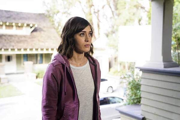 Angie Tribeca - If You See Something, Solve Something - Z filmu - Lizzy Caplan