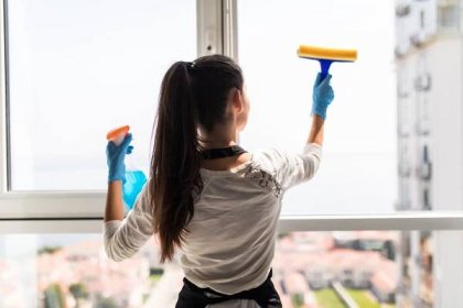 Osvědčený způsob mytí oken bez zbytečného trápení. Budou dokonale čistá a bez jakýchkoliv šmouh