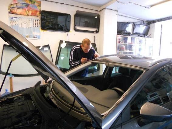 Výměna autoskel osobních vozidel, TRIO AUTOSKLO