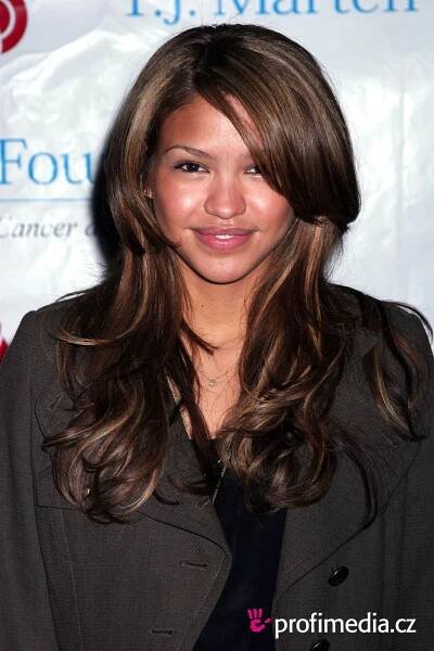 Cassie Ventura - celebrity účes - HappyHair