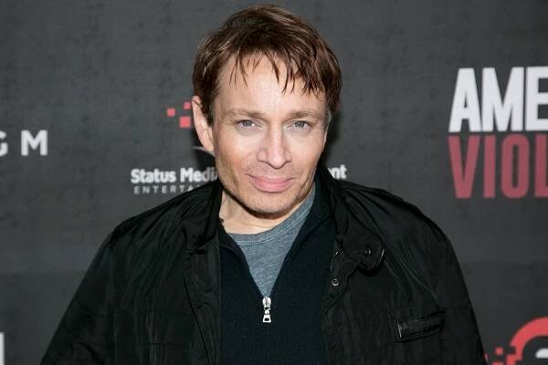 HOLLYWOOD, CA - JANUARY 25: Chris Kattan arrives for the premiere of BondIt's 
