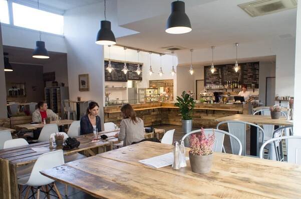 Bistro, které v Olomouci chybělo: Paletové My meal překvapuje pohodlím, naditými burgery i pizzou pro náročné - OLOMOUC.CZ