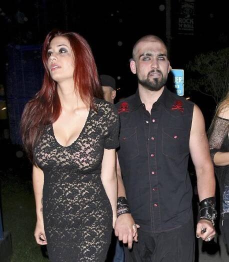 Syn Cage začíná znovu: Vrátil se k ženě a shodil háro