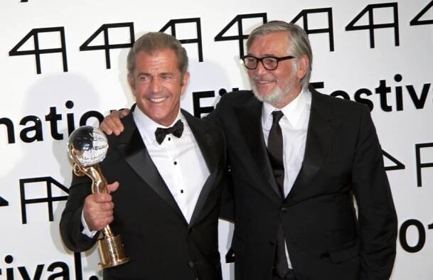 Mel Gibson ve Varech převzal Křišťálový glóbus. Festival odstartoval