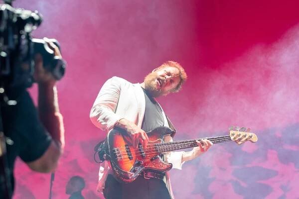 Music photos — Tom Dumont