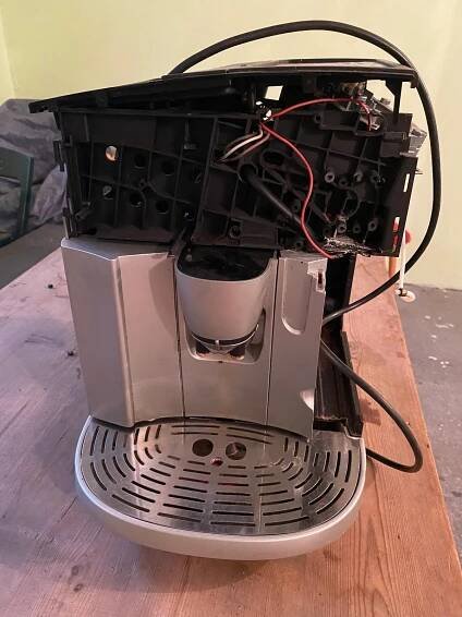 Delonghi automatický kávovar - nefunkční na ND