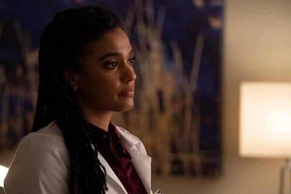 Nemocnice New Amsterdam - Dostatečné zajištění - Z filmu - Freema Agyeman