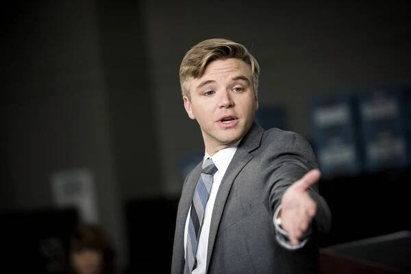 Brett Davern - Closer: Nové případy - Masakr u soudu - Z filmu