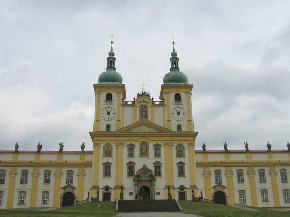 Bazilika Navštívení Panny... - Kostel