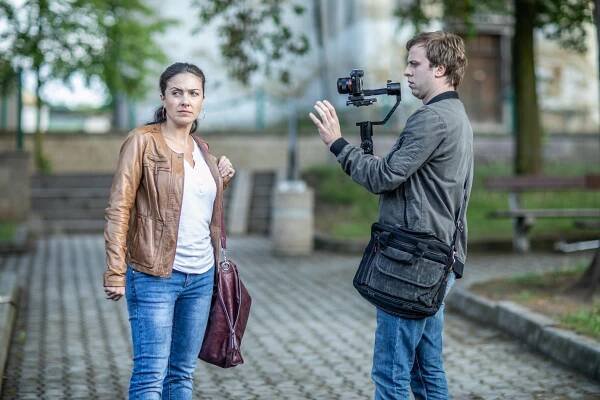 Lynč - Pravda - Z filmu - Lucia Siposová, Matěj Anděl