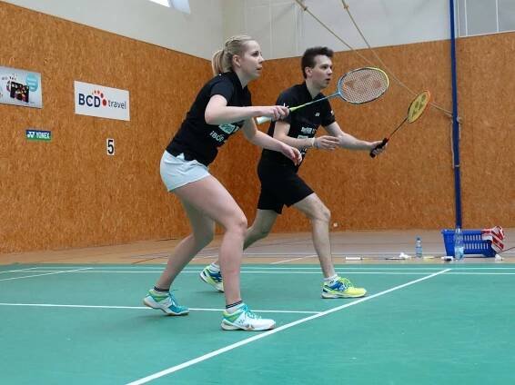Extraliga: do finálového turnaje postupují Brno a Meteor | Badminton web