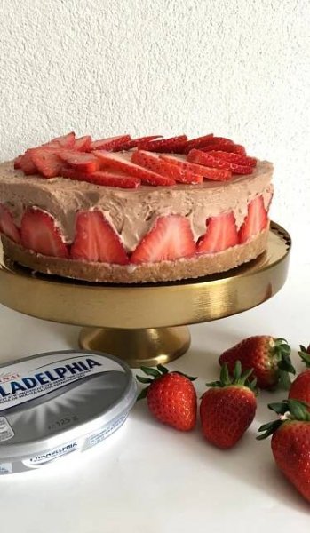 Nepečený nutella cheesecake s jahodami