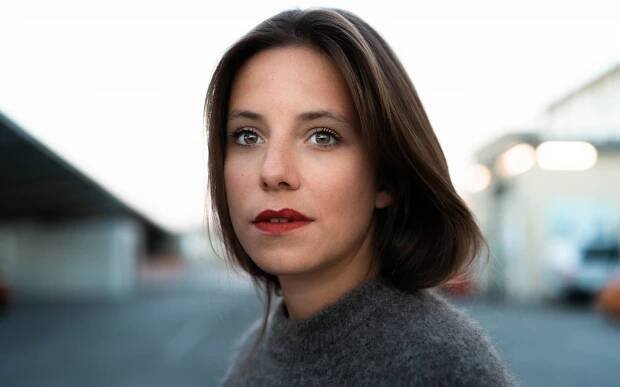 SARAH BECK / ACTRESS – Luis Zeno Kuhn