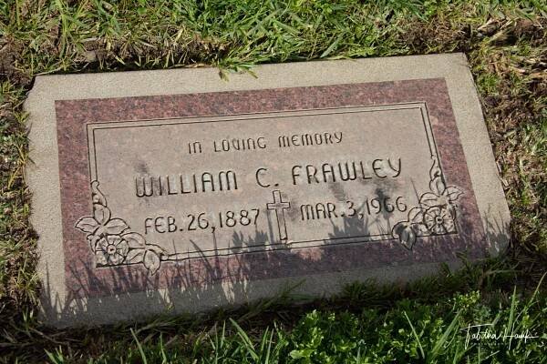Actors and Actresses Graves | Famous Celebrity, Infamous Grave Photos and Locations - Famous Grave Hunter