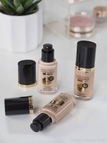 Max Factor Facefinity All Day Flawless 3 in 1 Primer, Concealer & Foundation - Mateja's Beauty Blog Extra Skin, Revlon Colorstay, Flawless Face, Max Factor, Warm Undertone, Pale Skin, Foundation Concealer, Beauty Blog, Taking Pictures