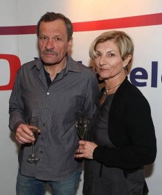 FOTO: Miroslav Krobot s manželkou Hanou Doulovou – stránka 31