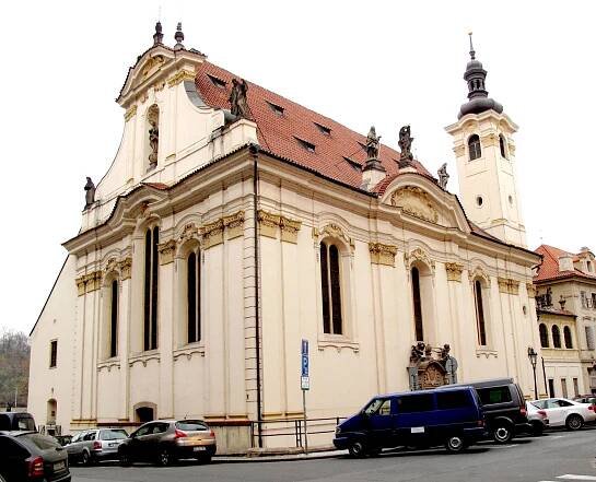 KOSTEL SV. ŠIMONA A JUDY – Na postranní stěně kostela v ulici U milosrdných Praha 1 Staré Město – Pamětní desky v Praze