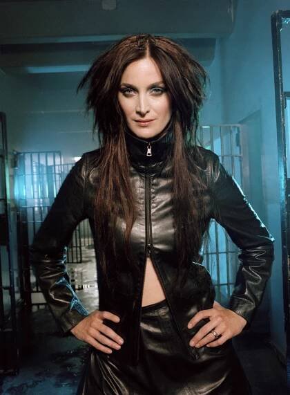 Carrie-Anne Moss fotka