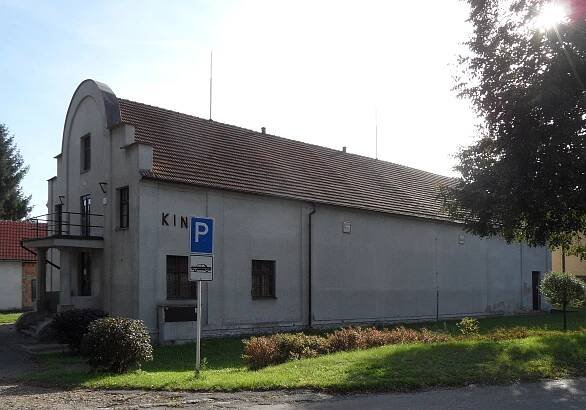 Soubor:Krakovany C. Kino.jpg