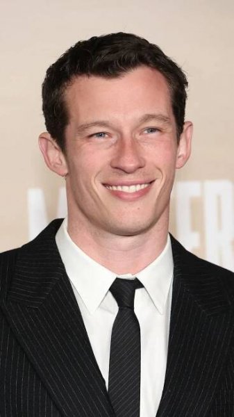 callum-turner-dua-lipa-dating