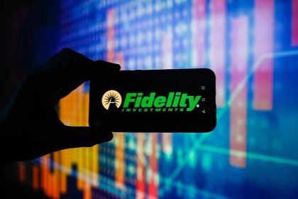 A Fidelity customer has claimed that the firm closed their account and will not give back their $75,000