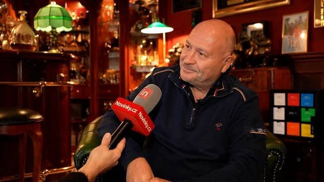Vánoce prožije Michal David s maminkou i tchyní. S manželkou si nadělí dovolenou na Maledivách