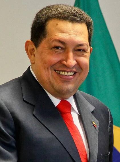 Vysmátý Chavez.