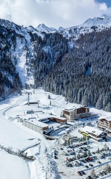 VALARA | Alpine Art Hotel | 4* Hotel in Hintertux, Zillertal, Tirol