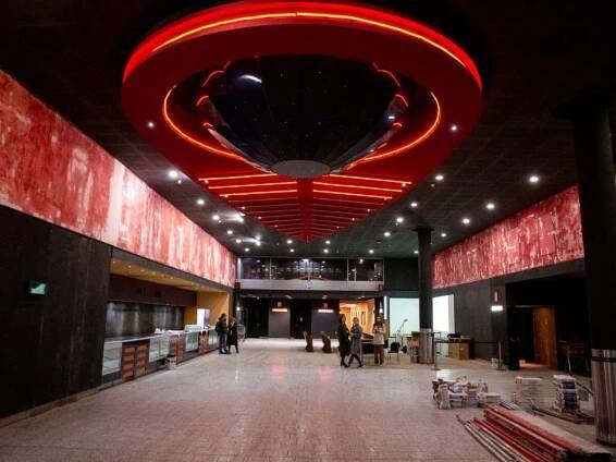 Bývalé multikino Galaxie se proměňuje: dočasný multikulturní dům bude patřit i tanci