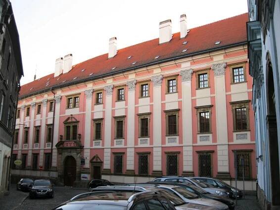 Soubor:Konvikt jezuitský, kaple Božího Těla (Olomouc).JPG