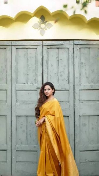 Sargun Mehta’s ethereal simplicity in a mustard saree