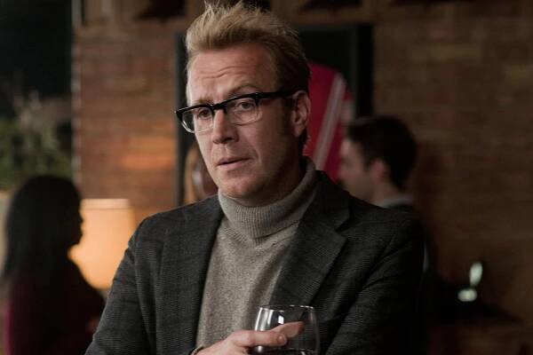 Zásnuby na dobu neurčitou - Z filmu - Rhys Ifans