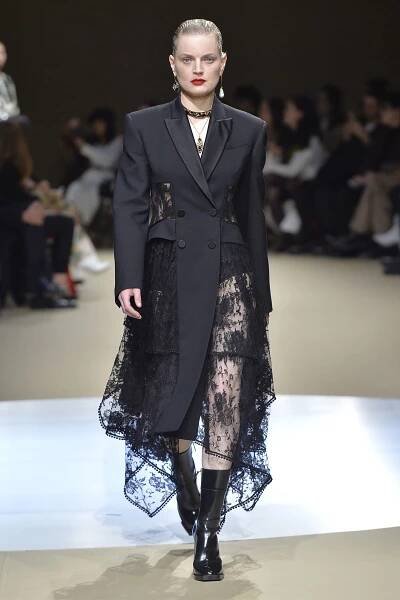 Alexander McQueen představil svou kolekci FW 2018 inspirovanou džunglí | LP-Life.cz