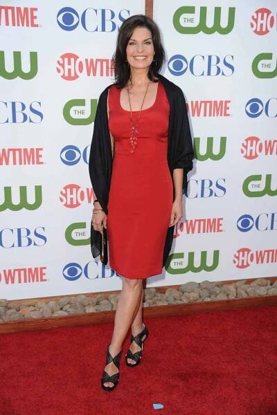 41 Sexiest Pictures Of Sela Ward | CBG