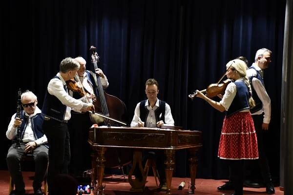 Koncert – Cimbálka CML Šumperk – Městská knihovna T. G. Masaryka Šumperk