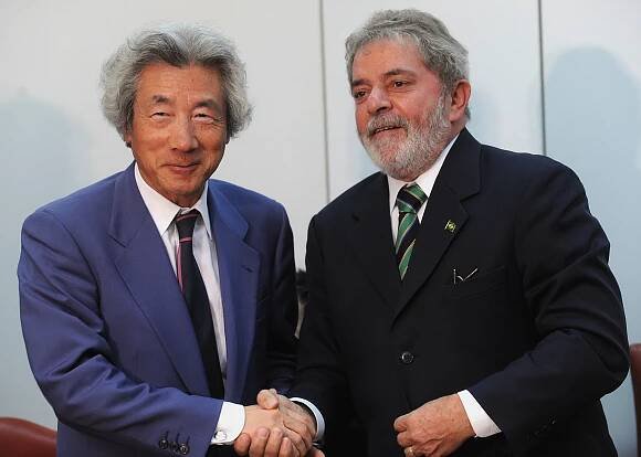 Soubor:Luiz Inácio Lula da Silva and Junichiro Koizumi, March 2010.jpg