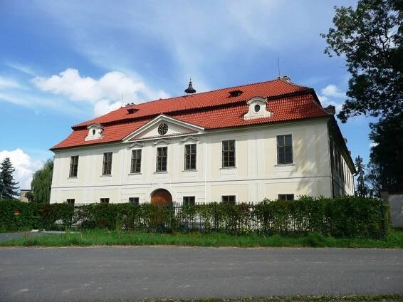 Zámek Bečváry - otevírací doba, akce, ubytování, prohlídky, vstupné, foto, počasí