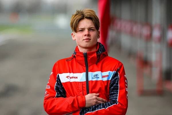 Tým Janík Motorsport úspěšně absolvoval velké testy před ostrým startem sezony | Janík Motorsport