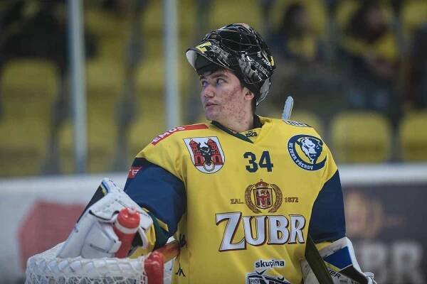 FOTO: Zubři přišli o výhru v závěru, ale opět bodovali a jsou druzí